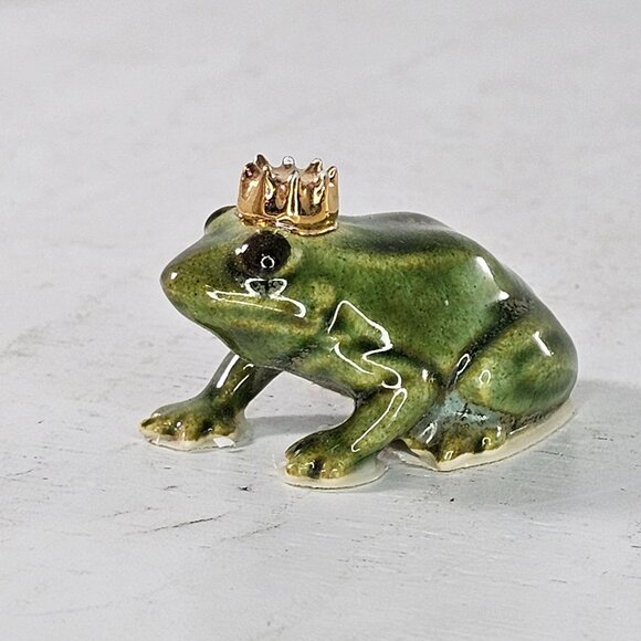 Hagen Renaker Frog Prince Wearing Crown Miniature Figurine *Chips* - Picture 9 of 9